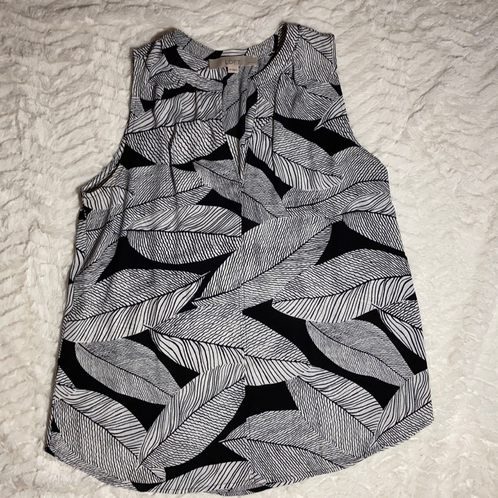 CLOSING SALE LOFT  Patterned Sleeveless Blouse